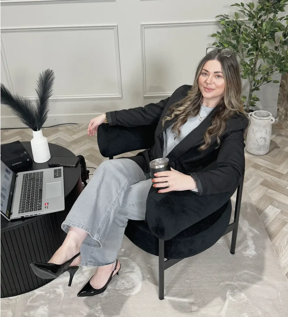 ZAARA KING HOME PROFILE PHOTO SITTING WITH COFFEE